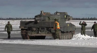 Canadian Air Force military transport aircraft delivered the first Leopard 2 tank for Ukraine to Poland