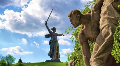 Victory Sword - triptych of monumental Soviet monuments