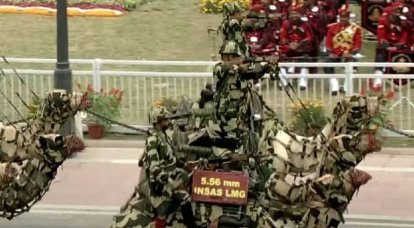 भारत ने सैन्य परेड में मोर्टार के साथ ऊंट घुड़सवार सेना दिखाई
