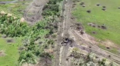 Ударные вертолёты Ка-52 группировки «Восток» уничтожили две БМП Bradley в районе Времевского выступа