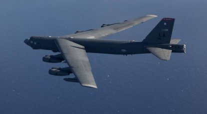 3 명의 미국 전략가 B-52N이 유럽을 떠남