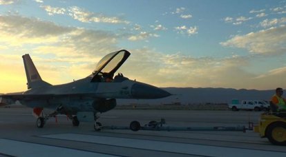Компания Boeing переоборудует истребители F-16 в беспилотники-мишени