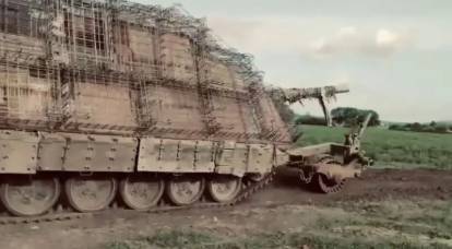 Очередной «Царь-мангал»: На линии фронта появился ещё один защищенный от атак дронов российский танк