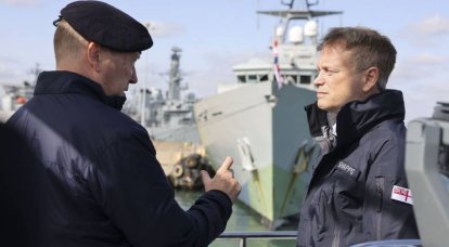 שר ההגנה הבריטי שאפס הכחיש את התוכניות לשלוח ספינות לים השחור כדי להגן על מובילי תבואה אוקראינים.