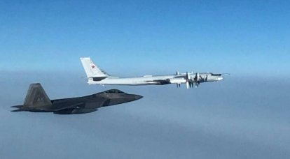 F-22对抗“熊”：第五代战斗机爬升，在阿拉斯加地区拦截俄罗斯航空兵的Tu-5
