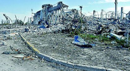 Французская делегация осмотрела развалины Донецкого аэропорта и Свято-Иверского монастыря для подготовки спецдоклада