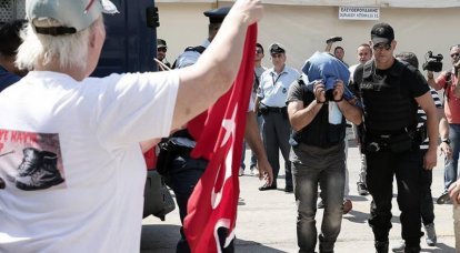 O Tribunal de Recurso de Atenas permite a extradição de três militares turcos