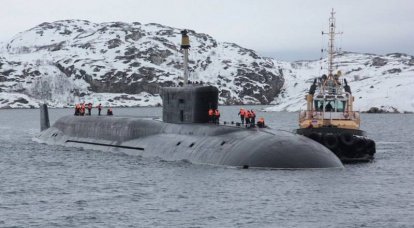 ロシアの潜水艦は北極で氷を砕くための特別なミサイルを受け取ります
