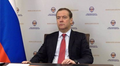 Медведев в День России опубликовал коллаж с киевским майданом независимости, над которым развевается российский флаг