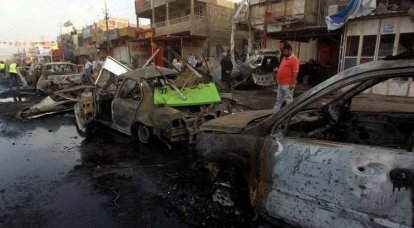 바그다드에서 발생한 폭탄 테러는 51 남자의 삶을 주장했다.