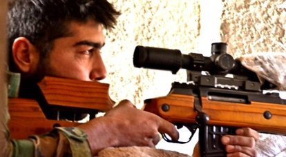 En Irak, la cámara salvó a un periodista de la bala de un francotirador.