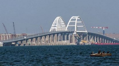 На Крымском мосту установлены все железнодорожные опоры