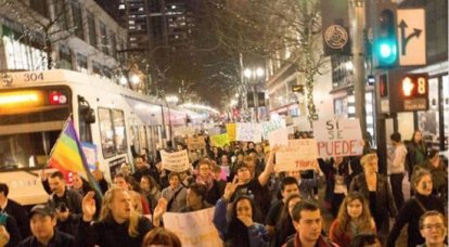 Nos EUA, os protestos contra a eleição de Trump como presidente estão ganhando impulso