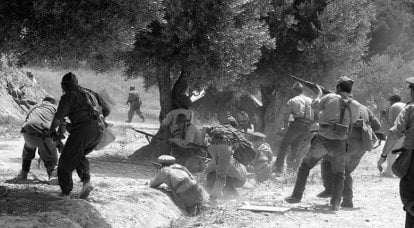 Bojt nélküli sapkák és mono overallok: spanyol polgárháborús egyenruhák