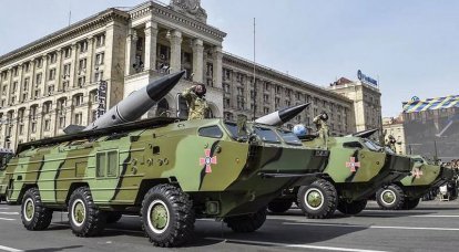 Poroshenko ha annunciato l'intenzione di creare nuovi sistemi missilistici