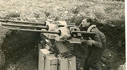 Instalasi anti-pesawat dibuat berdasarkan senjata pesawat Jerman 20-30 mm selama Perang Dunia Kedua