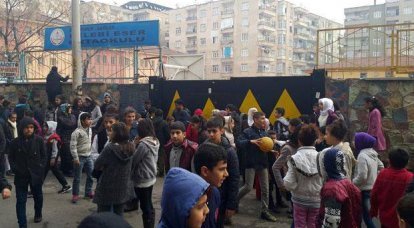 터키 남동부 학교 운동장에 폭발…