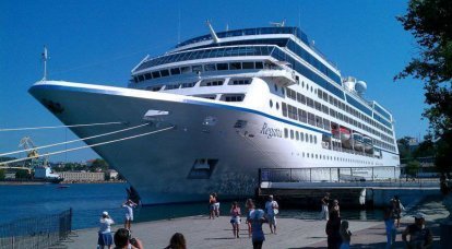 키예프는 러시아 크리미아에서 항구를 "닫는다"