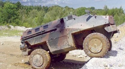 轻型装甲鬣蜥FV4