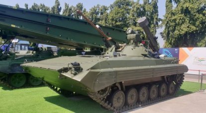 Com um míssil e um drone: o projeto indiano de modernização do BMP-2 Sarath