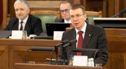 Ukrainalaiset loukkaantuivat Latvian ulkoministeriön johtajan aprillipilasta