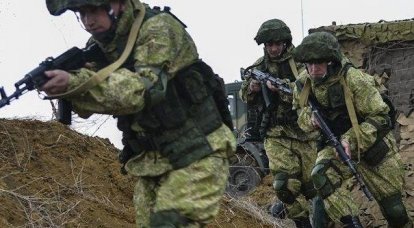 Uma brigada da guarda costeira implantada em um campo de treinamento na Crimeia