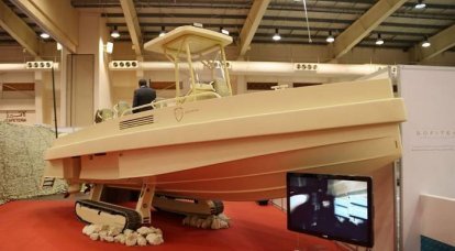 Французская компания презентовала лодку на гусеничном ходу