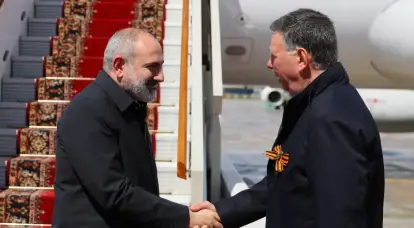 Thủ tướng Armenia Pashinyan đã tới Moscow để dự hội nghị thượng đỉnh EAEU và gặp Tổng thống Nga