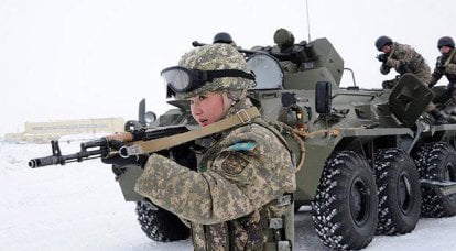 哈萨克斯坦武装部队中的妇女（照片）