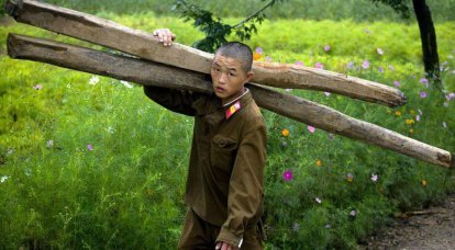 금지 된 사진. 북한, 숨겨진 카메라로 촬영