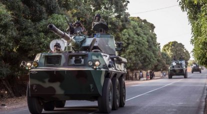 O exército senegalês usa canhões autopropulsados ​​de fabricação chinesa para invadir a Gâmbia