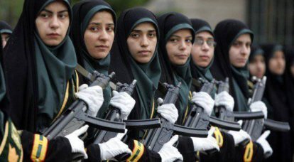 유니폼을 입은 여성들. 이란 군대
