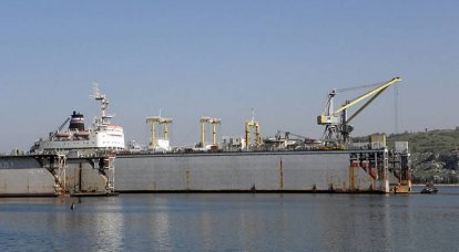 Die 13. Werft von Sewastopol erhielt kleine und mittlere Schwimmdocks