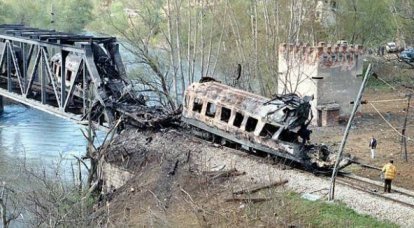 Bombing of Yugoslavia: shelling of a Serbian passenger train
