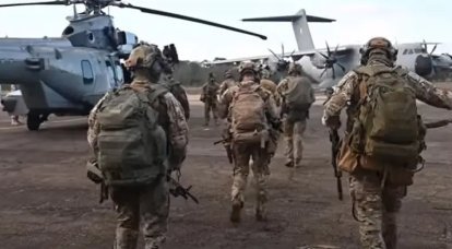 Perdendo a sua posição em África, o regime em França está a fazer planos para a guerra na Europa
