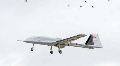 Datorită unui nou motor turcesc, drona de atac Bayraktar TB3 și-a doborât propriul record de altitudine