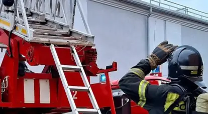 Um incêndio em uma fábrica de construção de máquinas em Voronezh causou vítimas