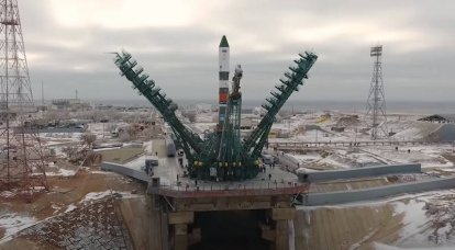Soyuz MS-18 uzay aracının mürettebatı bir Amerikan astronotu içeriyordu