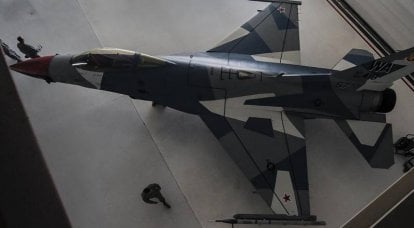 Donner aux agresseurs des «Falcons» avec des fleurs Su-35С va faire une blague cruelle avec le personnel navigant de l'US Air Force