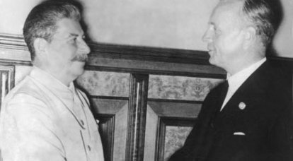 Molotov-Ribbentrop Pact-부도덕 한 음모 또는 나치 유럽에 대한 미래 승리의 계약?