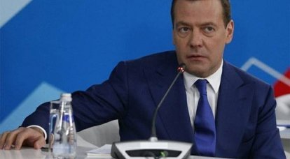 Медведев: Неформальная занятость граждан - большая проблема государства