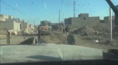 이라크군과 민병대가 라마디를 공격했다.