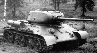 중간 탱크 T-34-85. Infographics