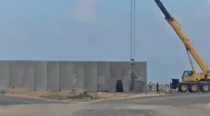 Gambar satelit dari tembok yang sedang dibangun oleh Mesir di dekat Jalur Gaza telah dipublikasikan.