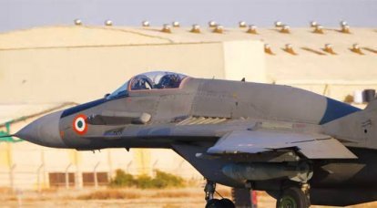 En India, anunció la compra de MiG-29 actualizado a "precios de ganga"
