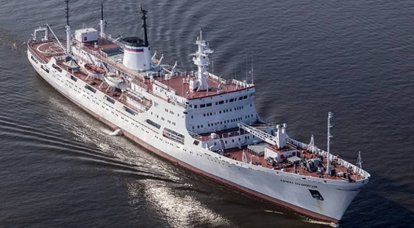 Судно «Адмирал Владимирский» завершило визит на остров Маврикий