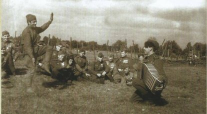 Wie Soldat Solopov ohne Fuß tanzte (Geschichte der Militärfotografie)