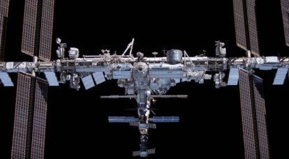 ISS, Amerikan roketinin enkazından kaçmaya çalışıyor; Batı'da, ABD'ye karşı "alanı karıştırma" suçlamaları getirilmiyor.