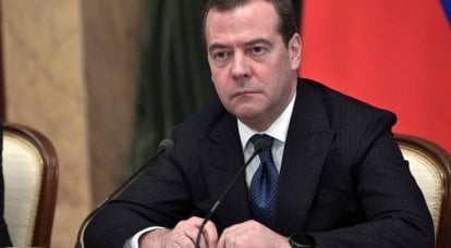 俄罗斯联邦安全委员会副主席梅德韦杰夫称延长乌克兰核地位的请愿书是“世界末日的胡说八道”