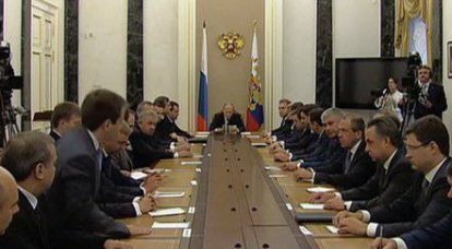 Путин подписал указы о структуре и составе правительства. Министром обороны остался Анатолий Сердюков
